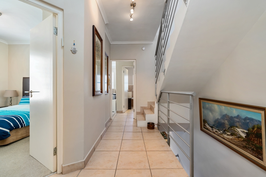 4 Bedroom Property for Sale in Bantry Bay Western Cape
